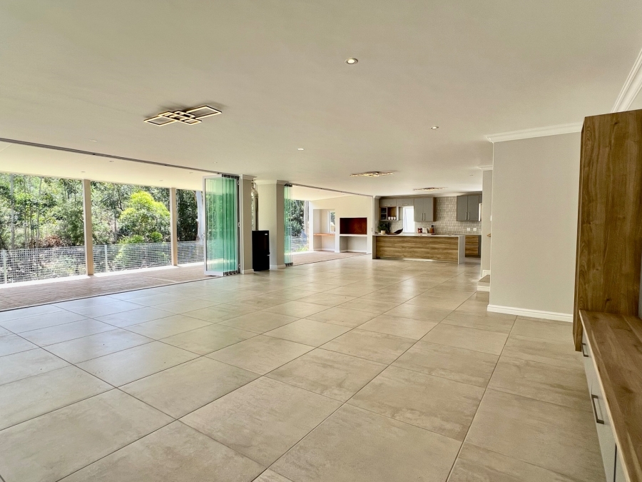 5 Bedroom Property for Sale in Heather Park Western Cape